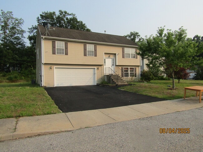property at 27 Aspen Pl