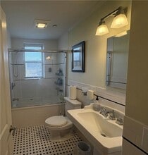 1180 Narragansett Blvd in Cranston, RI - Building Photo - Building Photo