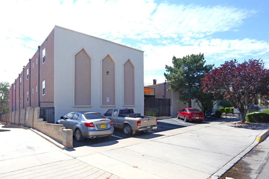 Columbian Apartments in Albuquerque, NM - Building Photo