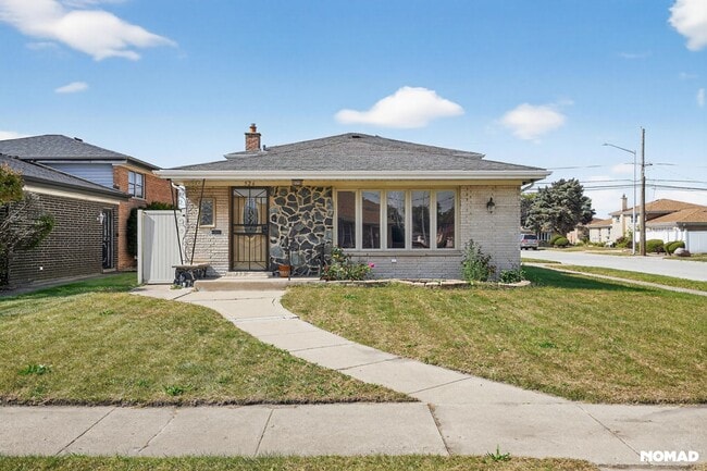 526 Marquette Ave in Calumet City, IL - Foto de edificio - Building Photo