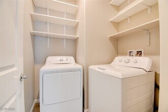 479 Via Renata in Henderson, NV - Building Photo - Building Photo