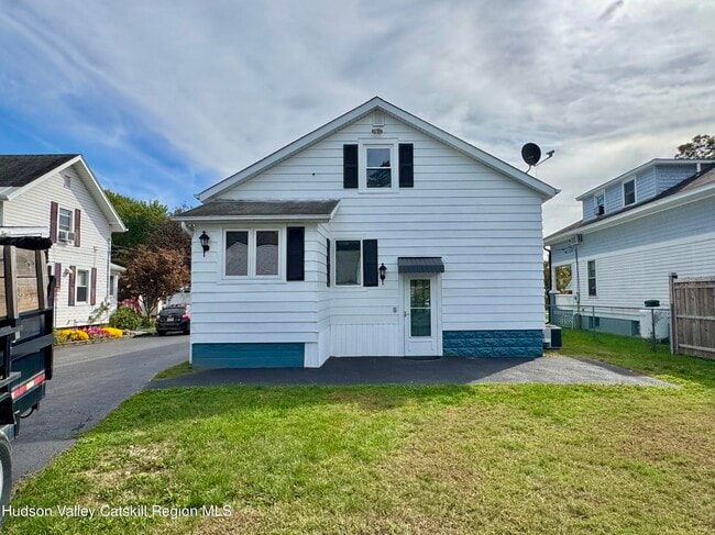 18 Koeppel Ave in Catskill, NY - Building Photo - Building Photo