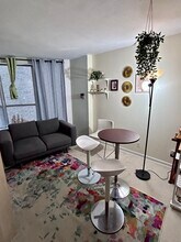 224 W Rittenhouse Sq, Unit 1702 in Philadelphia, PA - Building Photo - Building Photo