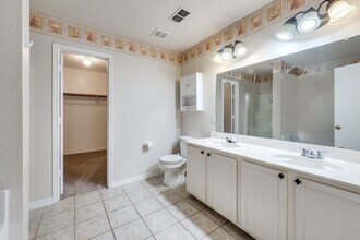 2528 Red Oak Dr in Little Elm, TX - Building Photo - Building Photo