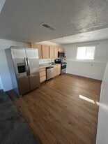 1767 N 600 W in West Bountiful, UT - Building Photo