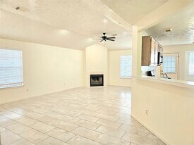 13814 Dentwood Dr in Houston, TX - Building Photo