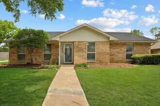 1535 Rocky Point Dr in Lewisville, TX - Building Photo - Building Photo