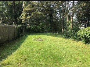 64 Ontario St in Oswego, NY - Foto de edificio - Building Photo