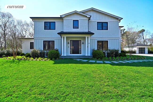 42 Edwards Ave in East Hampton, NY - Building Photo - Building Photo