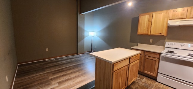 112 S Douglas St in Glendive, MT - Building Photo - Building Photo