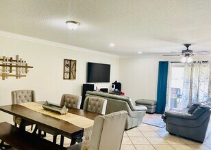 3299 Osprey Ln in West Palm Beach, FL - Building Photo - Building Photo
