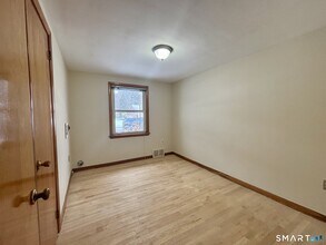 148 Edgewood Dr in Torrington, CT - Building Photo - Building Photo