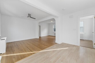 838 Roosevelt Ave-Unit -1 in Secaucus, NJ - Building Photo - Building Photo