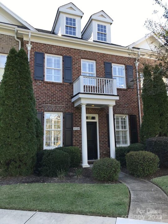 8328 Indigo Row in Charlotte, NC - Building Photo