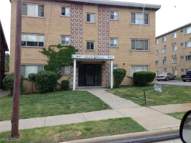 1867 N Taylor Rd in Cleveland, OH - Foto de edificio