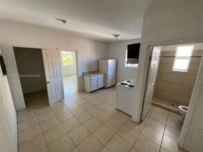 1021 NW 3rd St in Miami, FL - Foto de edificio - Building Photo