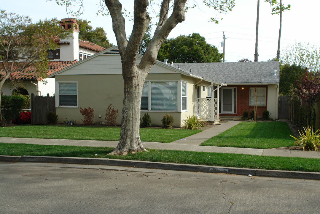 812 N Idaho in San Mateo, CA - Building Photo