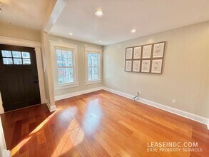 622 Orleans Pl NE in Washington, DC - Building Photo - Building Photo