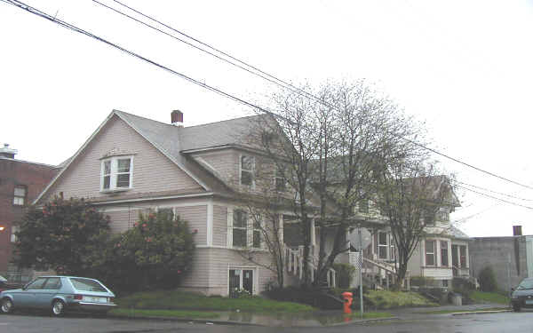 722 NE Couch St