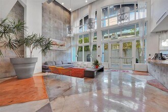 234 NE 3rd St, Unit 2202 in Miami, FL - Foto de edificio - Building Photo