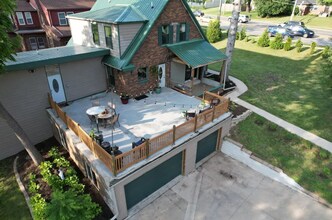 802 63rd St in Windsor Heights, IA - Building Photo - Building Photo