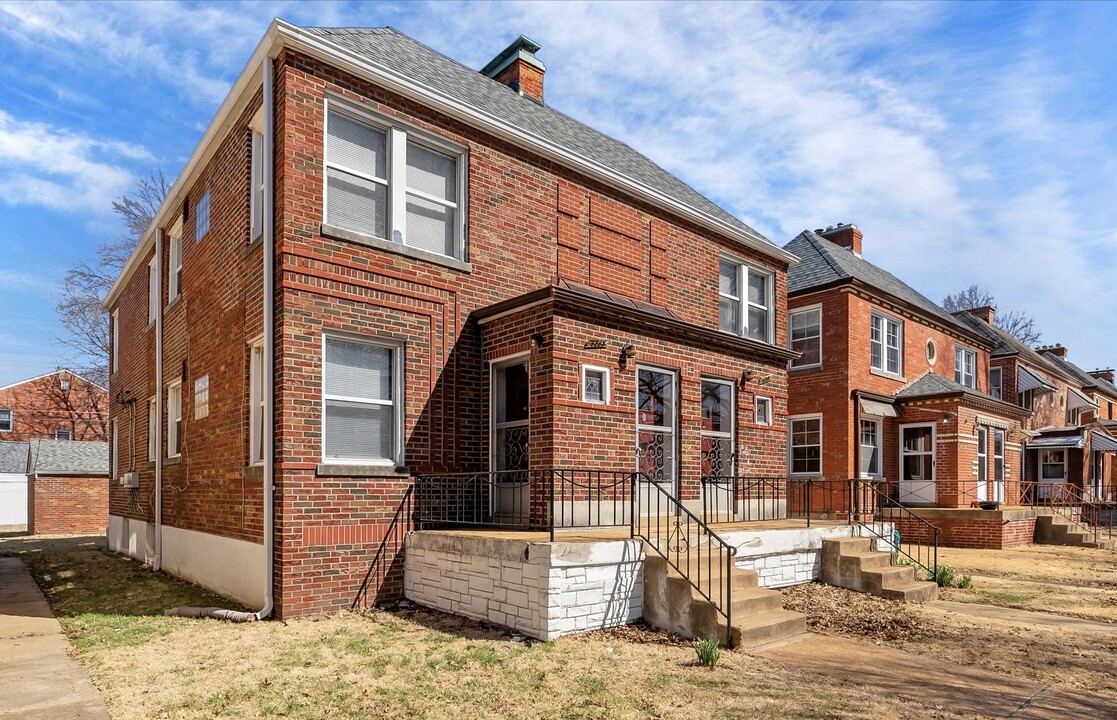 6363 Sutherland Ave in St. Louis, MO - Building Photo