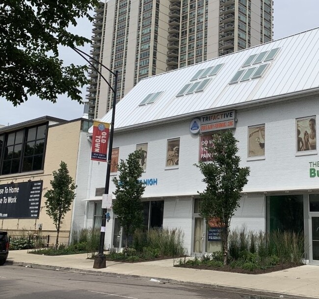 1221 N. LaSalle Lofts