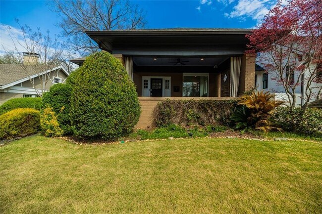 property at 620 Park Dr NE