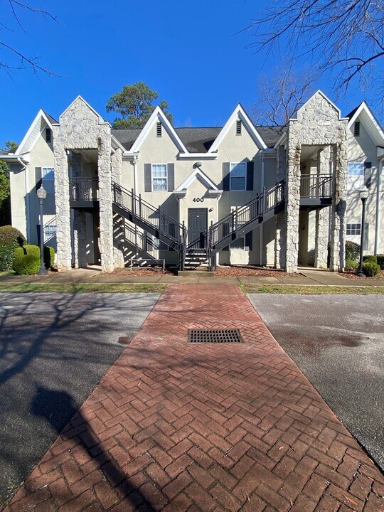 Hillcrest Apartments in Columbia, SC - Building Photo