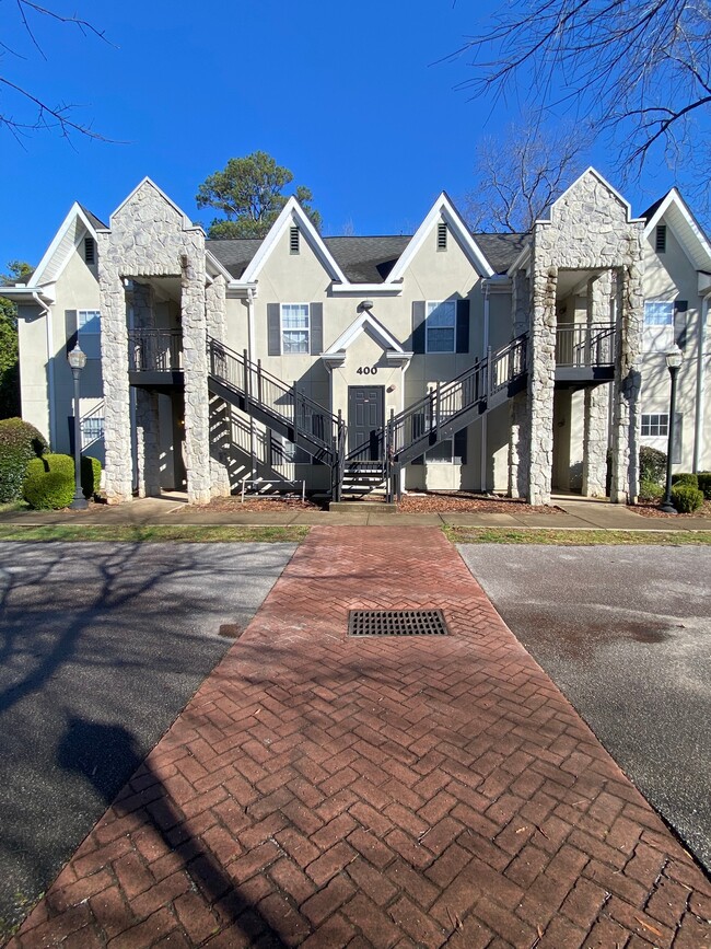Hillcrest Apartments