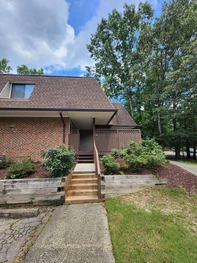 246 Brookberry Cir in Chapel Hill, NC - Building Photo - Building Photo