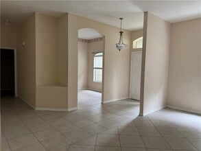 707 46th Square in Vero Beach, FL - Building Photo - Building Photo