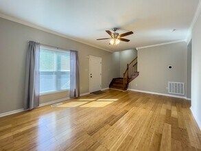 406 Villas Ct in Asheville, NC - Building Photo - Building Photo