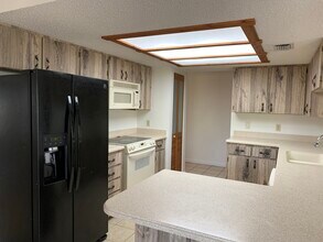 51 Concord Dr in Ormond Beach, FL - Foto de edificio - Building Photo