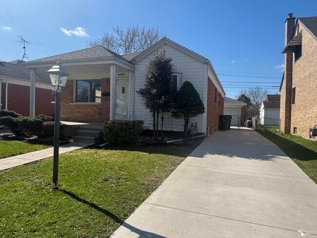 14593 Jonas Ave, Unit 1 in Allen Park, MI - Building Photo - Building Photo