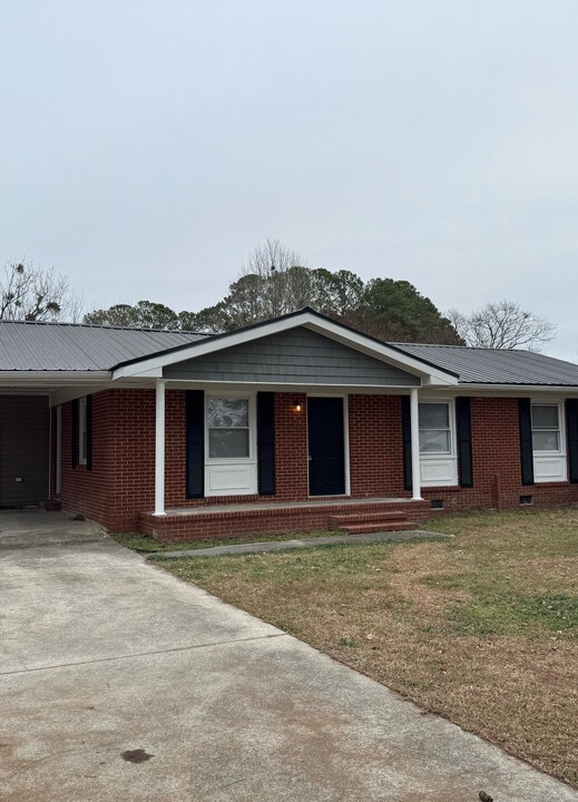 411 Croom Dr in Goldsboro, NC - Building Photo