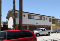 343 Newport Ave in Long Beach, CA - Foto de edificio - Building Photo