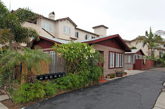 State Street Apartments in Carlsbad, CA - Building Photo - Building Photo