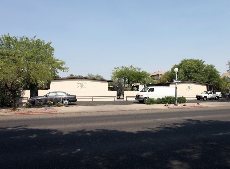 Cactus Garden Apartments in Tucson, AZ - Building Photo