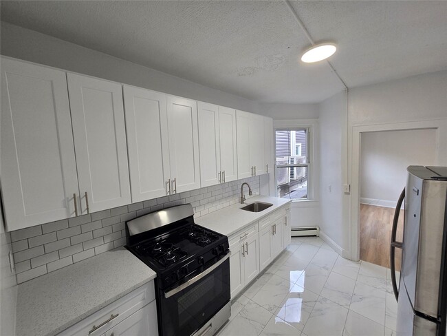 143 Jericho Tpke in Mineola, NY - Building Photo - Building Photo