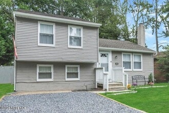 310 Falcon Dr in Little Egg Harbor Township, NJ - Building Photo - Building Photo