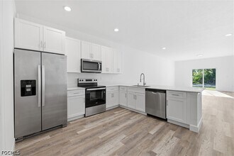 10087 Amicola St in Port Charlotte, FL - Building Photo - Building Photo