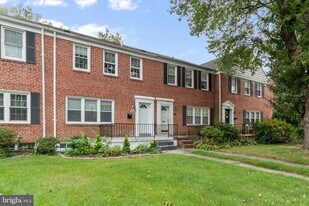 8119 Clyde Bank Rd in Towson, MD - Building Photo