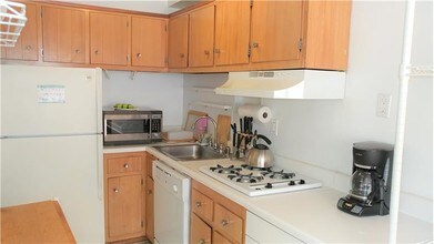 10201 Grosvenor Pl-Unit -#1024 in Rockville, MD - Building Photo - Building Photo