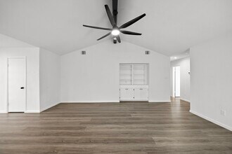 18006 Autumn Hills Dr in Katy, TX - Building Photo - Building Photo