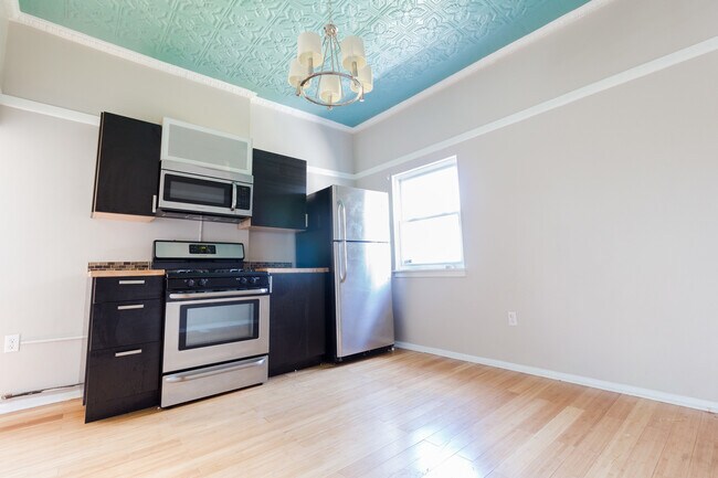 1028 E Warrington Ave in Pittsburgh, PA - Building Photo - Building Photo