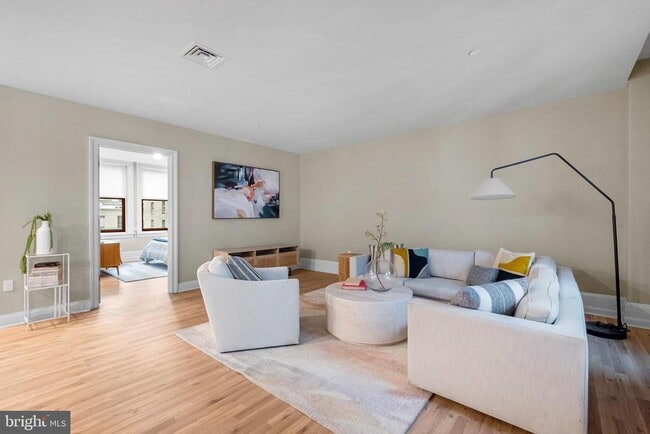 property at 1420 Chestnut St