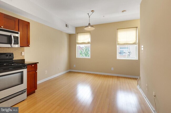 909 N 19th St in Philadelphia, PA - Building Photo - Building Photo