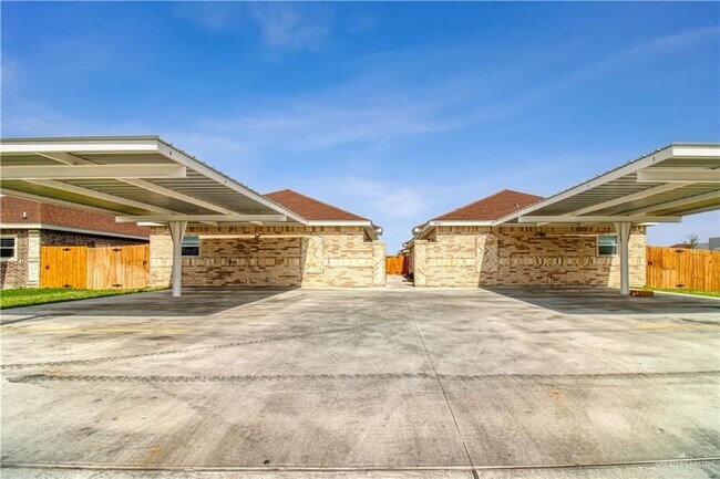 property at 904 W Kohala Ave