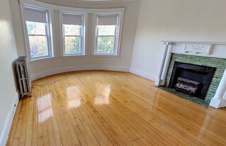 1810 Beacon St, Unit F-7 in Brookline, MA - Building Photo